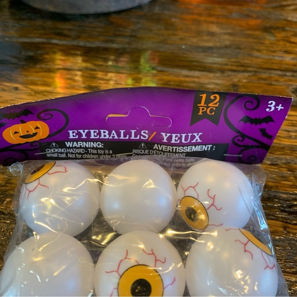 Halloween Holiday Halloween 2 Spooky Eyes New In Package Pink Pong halloween-holiday-halloween-2-spooky-eyes-new-in-package-pink-pong